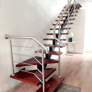 BARANDA DE ACERO CON ESTRUCTURA PARA ESCALERA