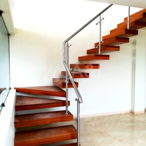 Baranda de Acero Inoxidable con Vidrio - Baranda en La Molina, Lima