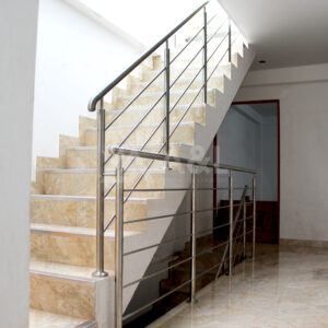 BARANDA DE ACERO INOXIDABLE CON TRAVESALES DESMONTABLE