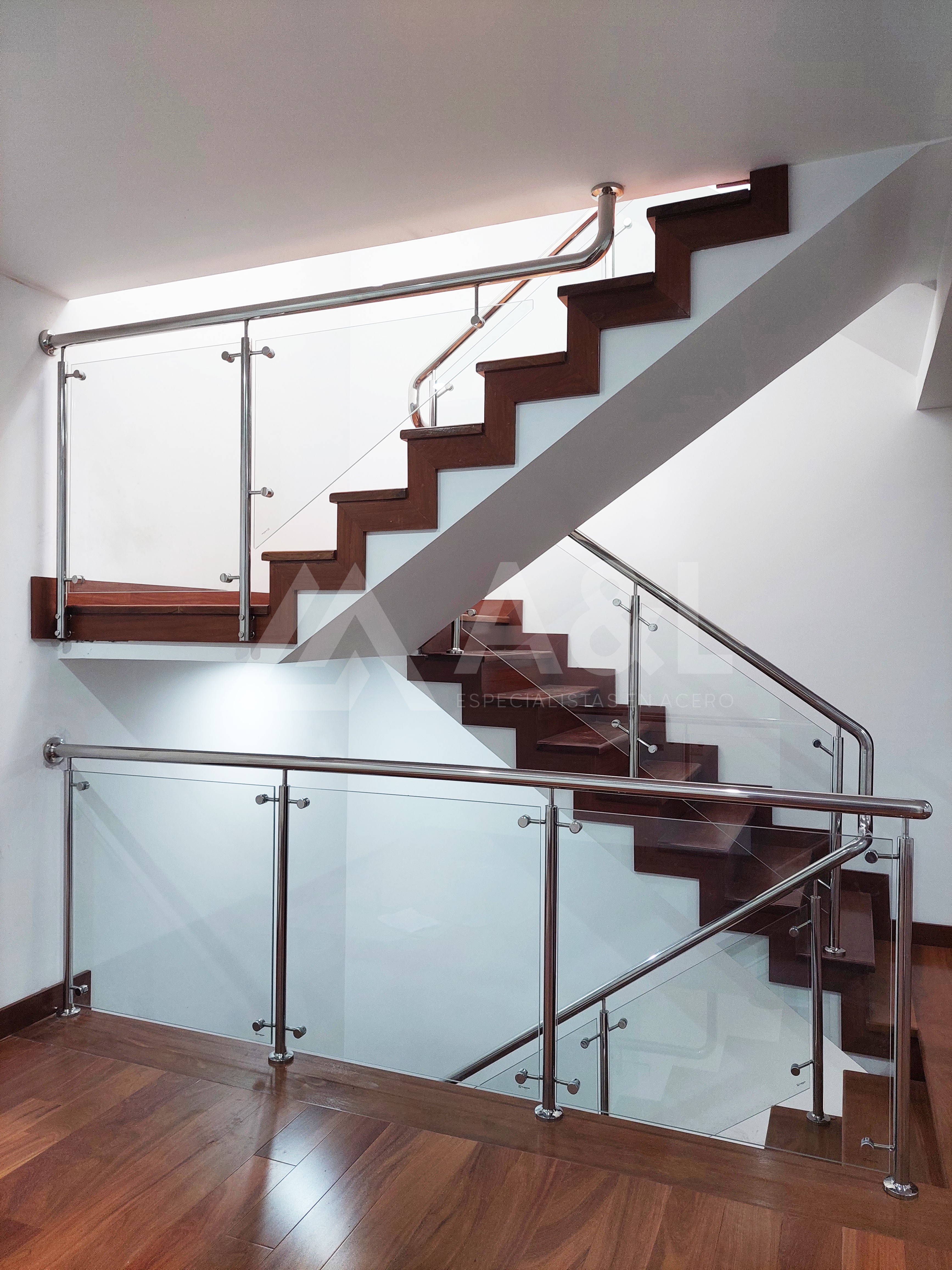 Elegantes Barandas de Acero Inoxidable con Vidrio para Escaleras - Imagen 3